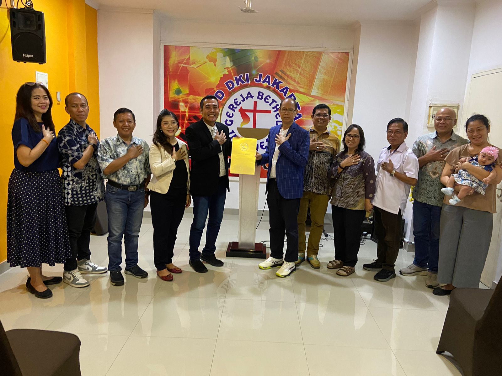 Penyerahan SK Gembala dan SK Gereja Lokal GBI Gading Bukit Indah Blok O No. 17