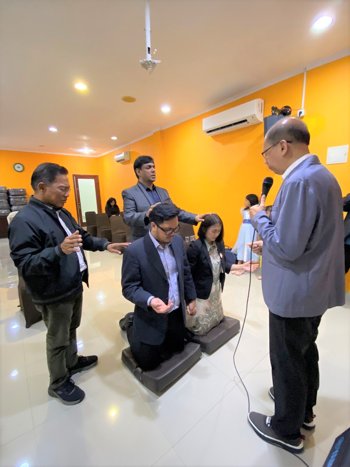 Penyerahan SK Gembala dan SK Gereja Lokal GBI Mall Metro Pasar Baru