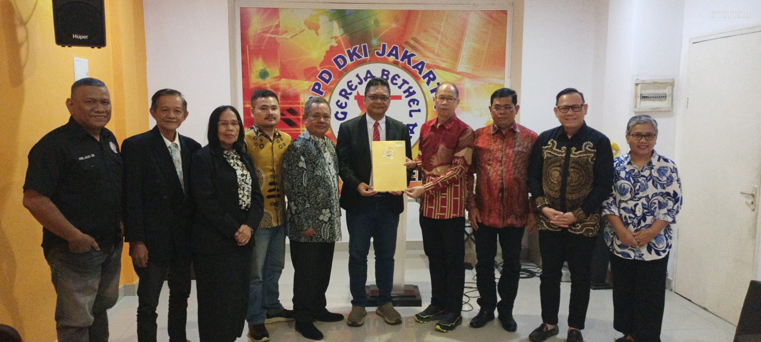 BPD GBI DKI Jakarta memberikan STL kepada Dua Gembala Jemaat yang berlokasi diwilayah Jakarta Timur
